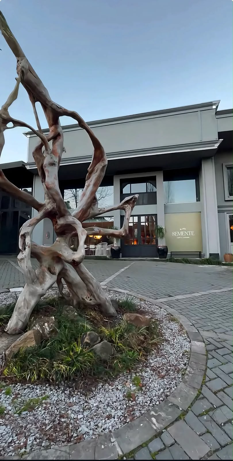Fachada da Semente Café e Livraria em Gramado